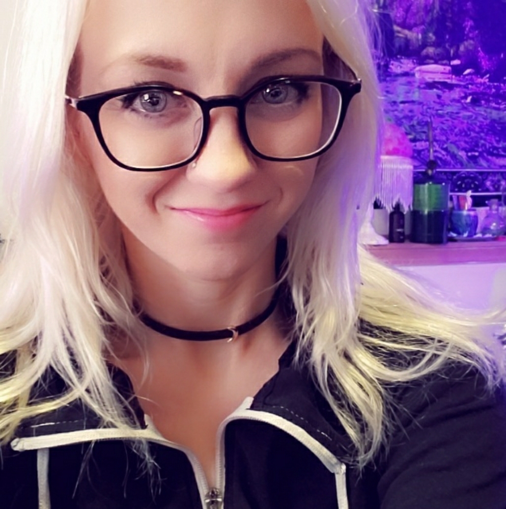 Meet your Posher, Carly